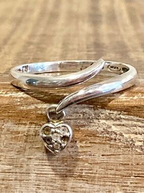 925 Avon Heart Dangle Charm Wrap Ring - Damaged! Sz 9 Adjustable
